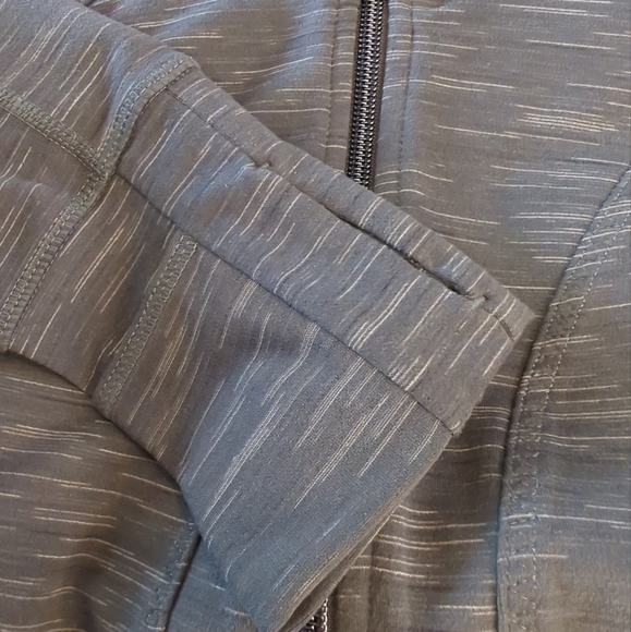 Athleta Striated Hope Full Zip Jacket Heather Olive Green Size Small EUC $149 - Picture 4 of 7